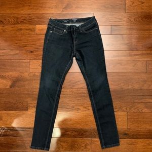 The limited skinny leg 917